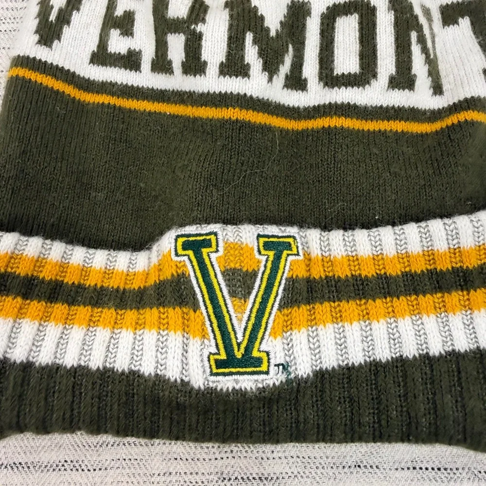University of Vermont Kid's Knit Hat Beanie Pom Pom Fleece Lined Logo